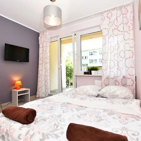 City Central Hostel Laciarska Вроцлав Екстер'єр фото