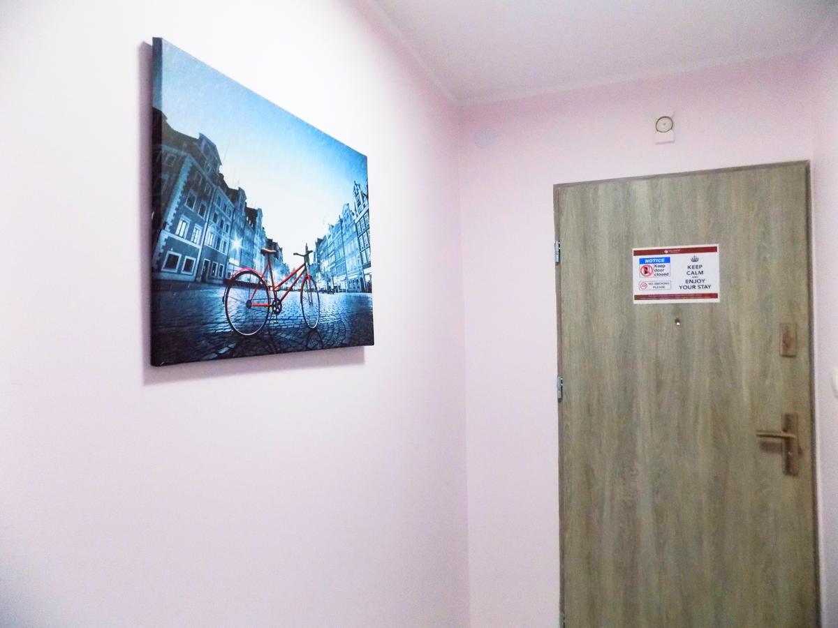 City Central Hostel Laciarska Вроцлав Екстер'єр фото